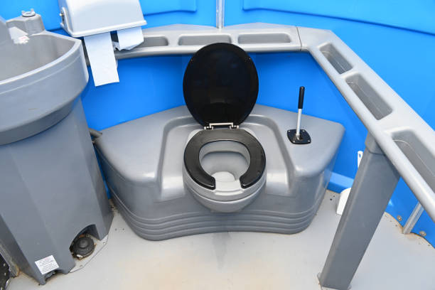 Best Porta potty rental near me  in Johnsburg, IL